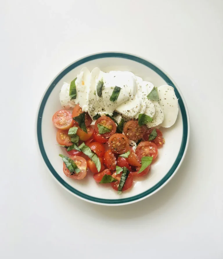 Tomato salad with mozzarella and basil