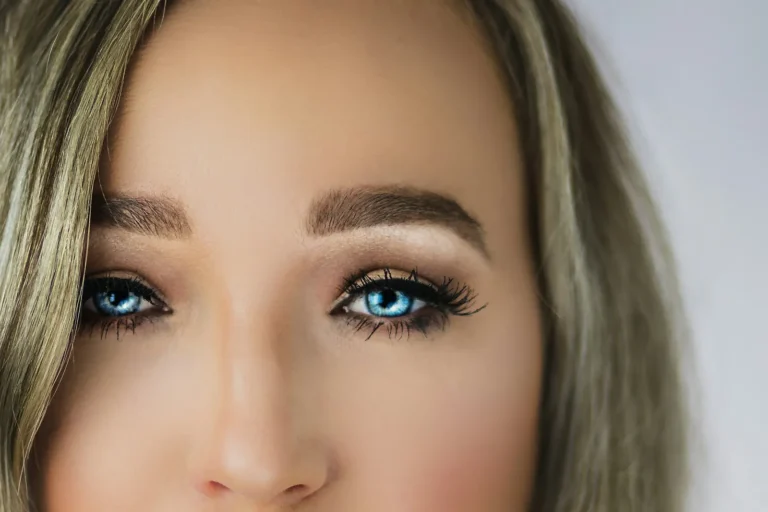 Shaped brows on a blonde client