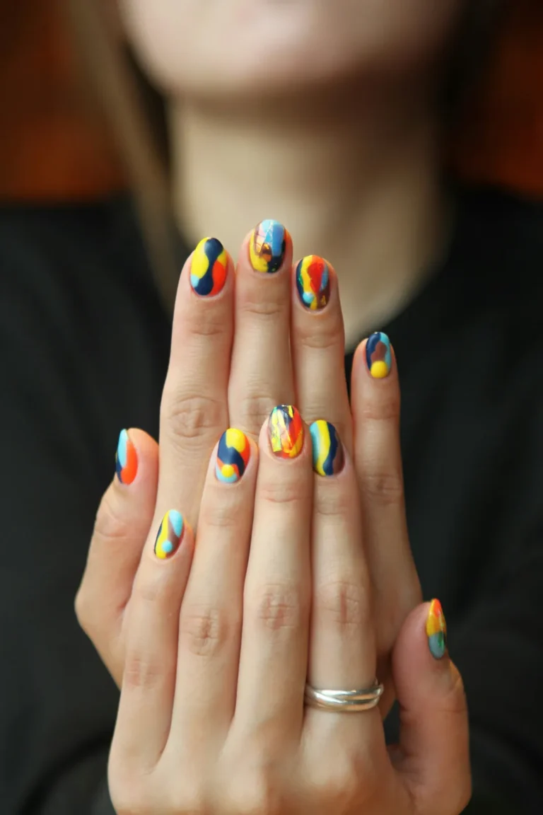 Neon Daisy Nail Bar