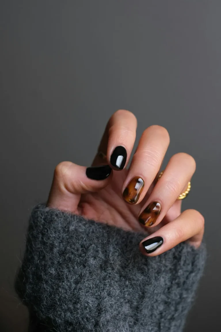 Black and tortoiseshell nails