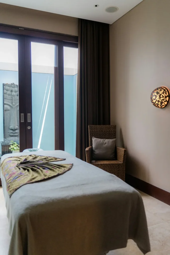 Đặt lịch online cho spa: phòng, thợ, thời gian dọn phòng, đặt cọc và phiếu sức khoẻ